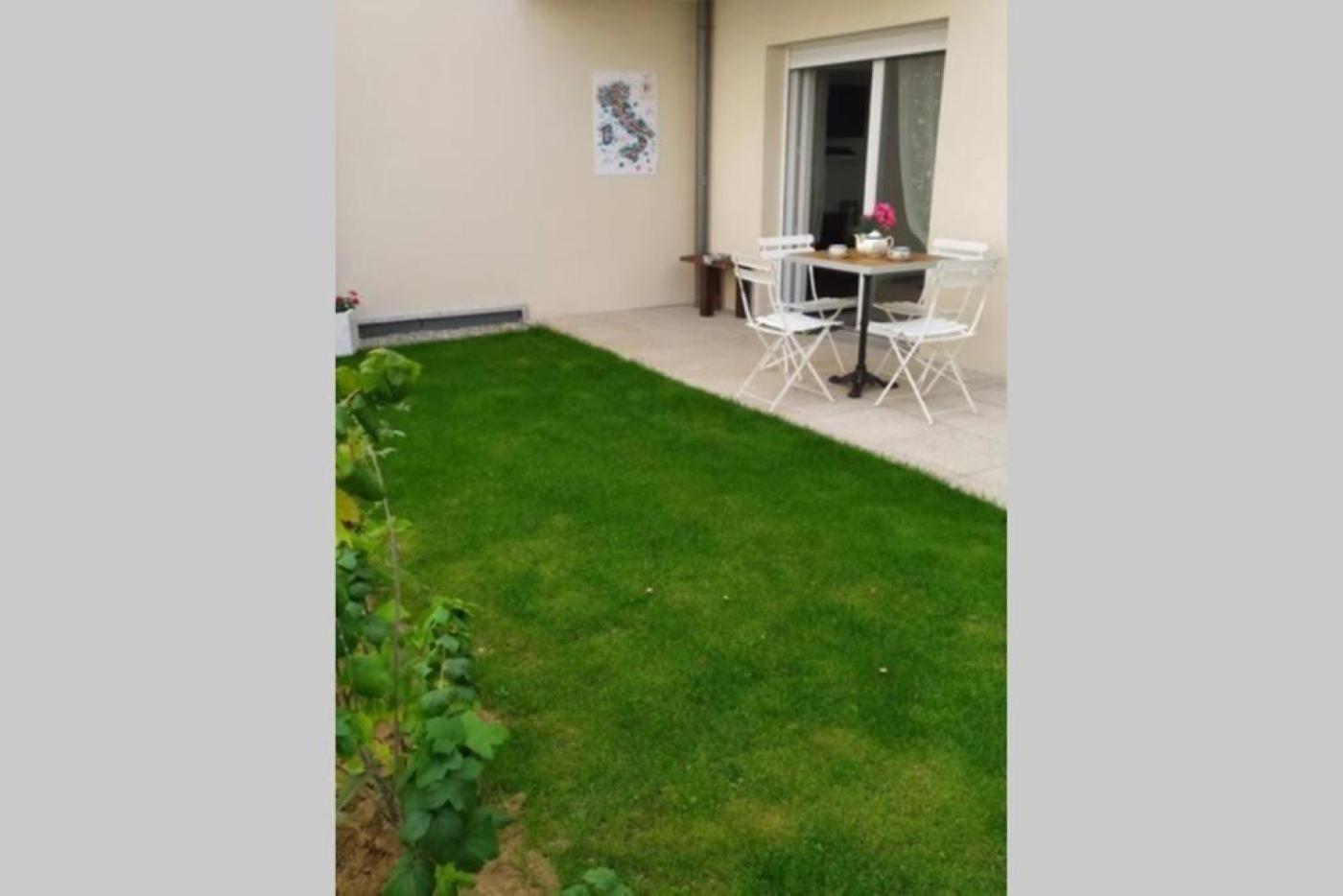 Le Jardin Des Pommiers A Disneyland Chessy Εξωτερικό φωτογραφία